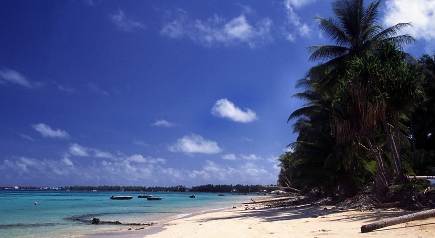 Imagem de uma das várias praias paradisíacas de Tuvalu
