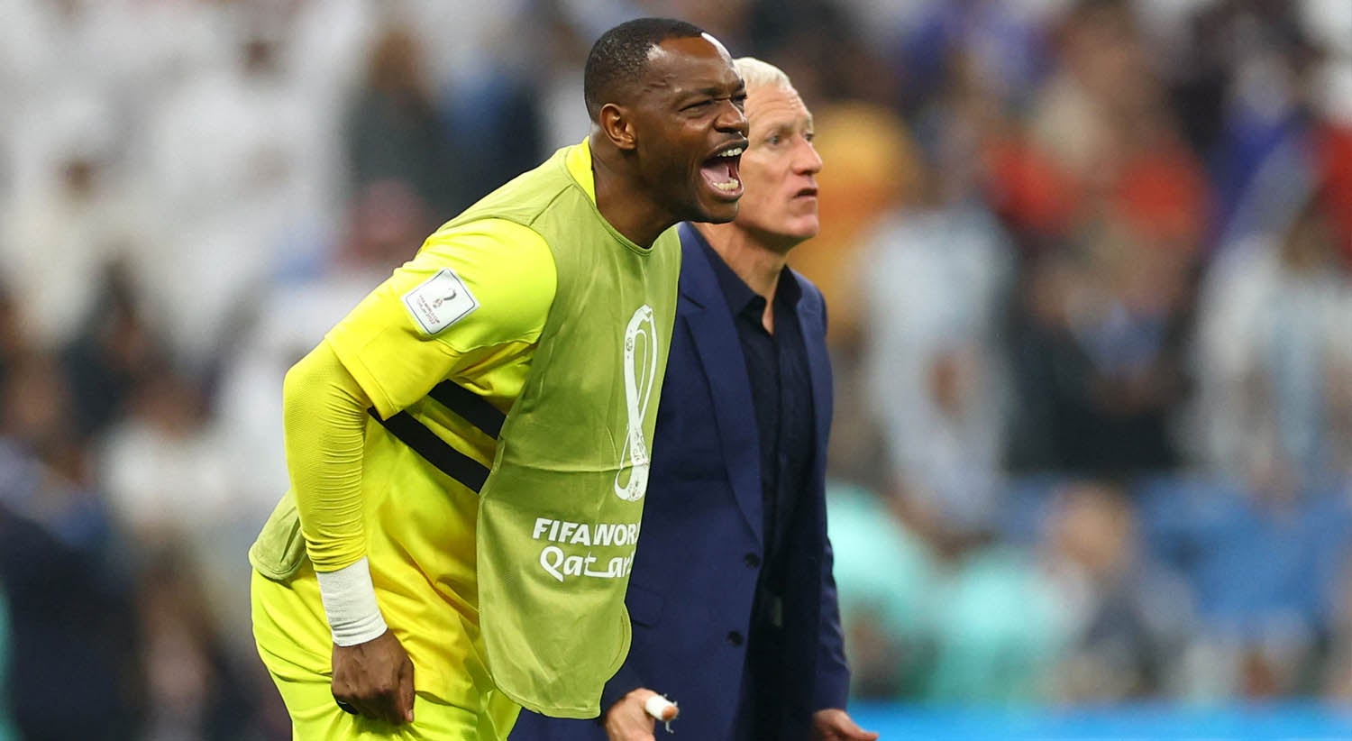 Mandanda também renuncia aos `bleus`