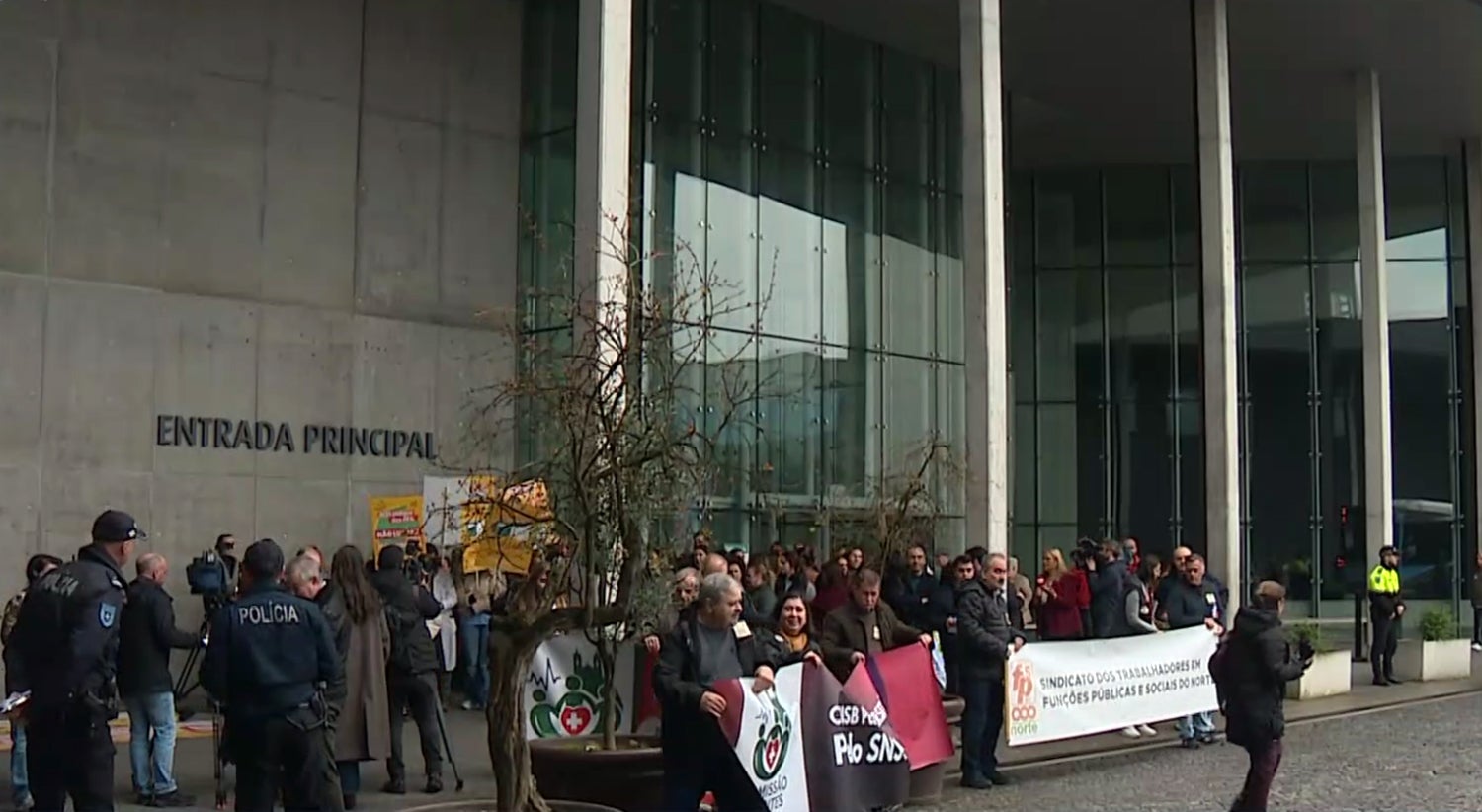 Strike at Braga Hospital. Professionals demand free parking