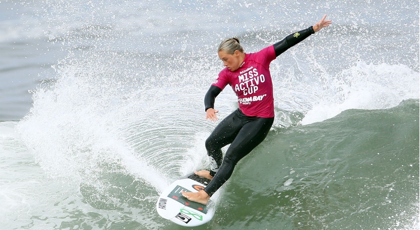A surfista algarvia ficou às portas da final na prova de Mandurah Pro
