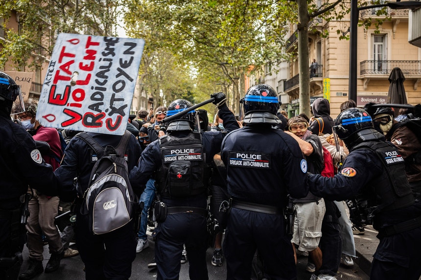 Imagem de Mais de 130 pessoas detidas e 136 ações contra ordem pública em dia de protesto em França