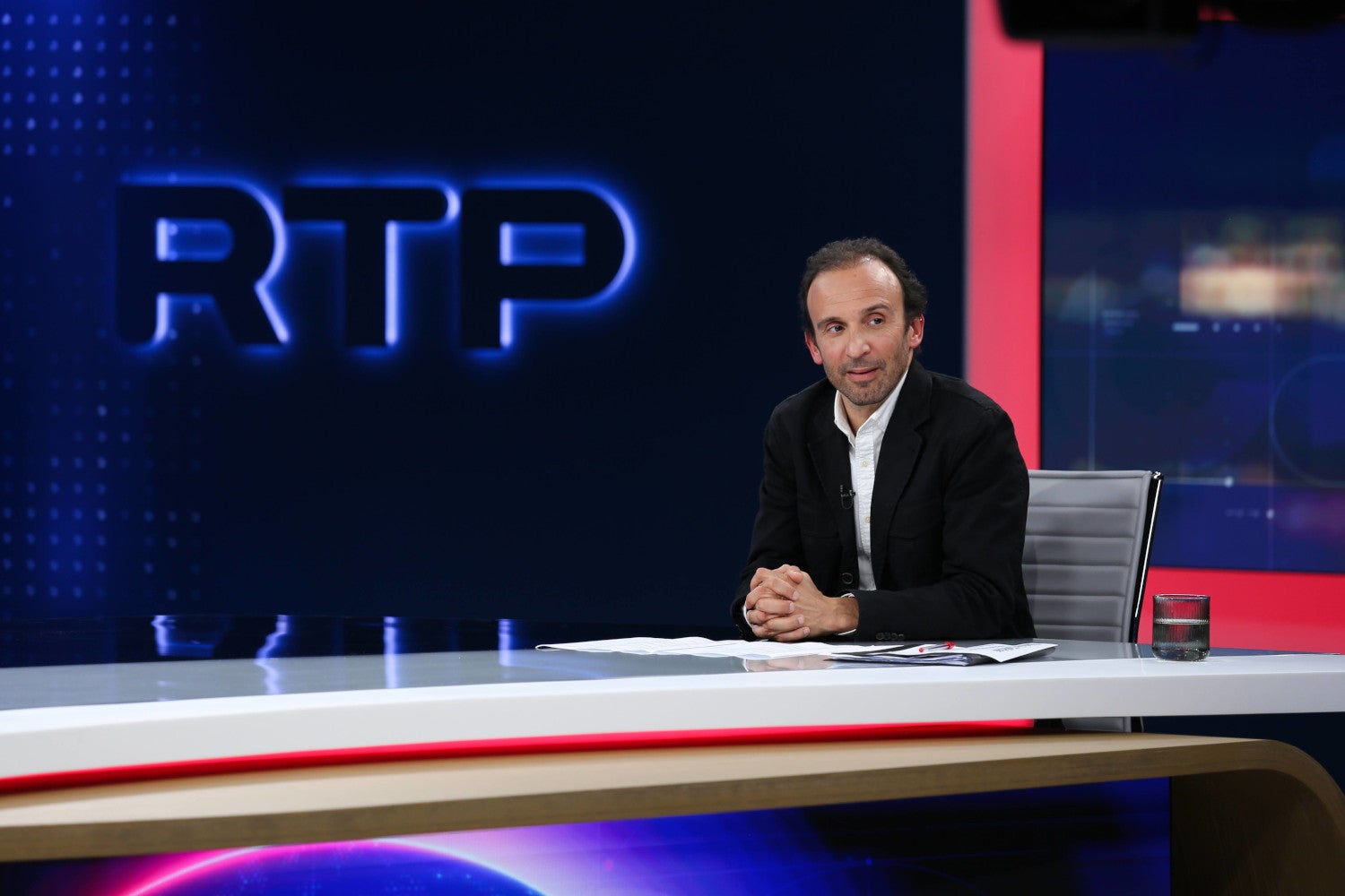 Time to open one's eyes: André Pestana runs for Belém as an alternative candidate