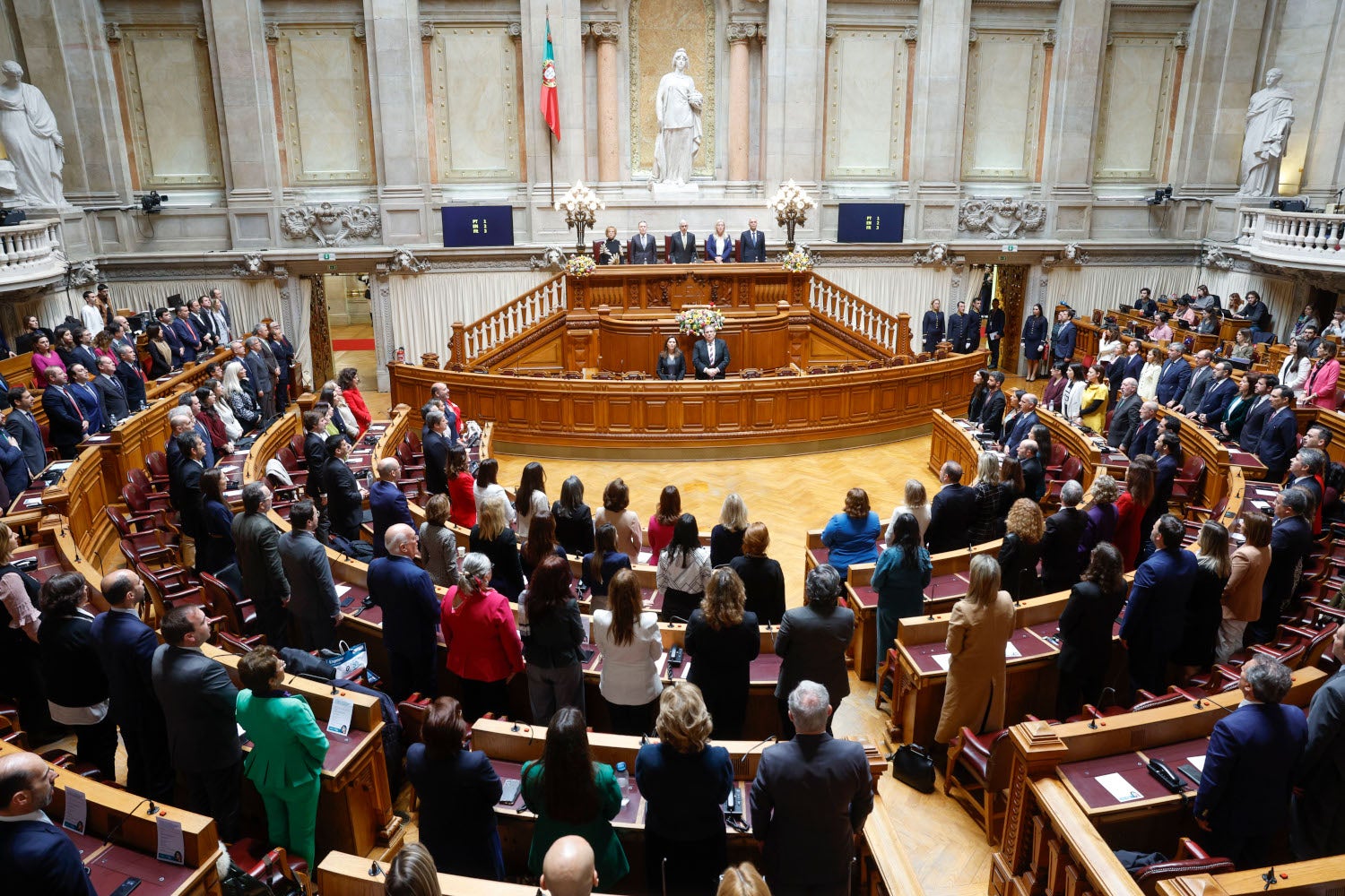 Debate da mo��o de confian�a � vista. Como se posiciona a oposi��o a Montenegro?