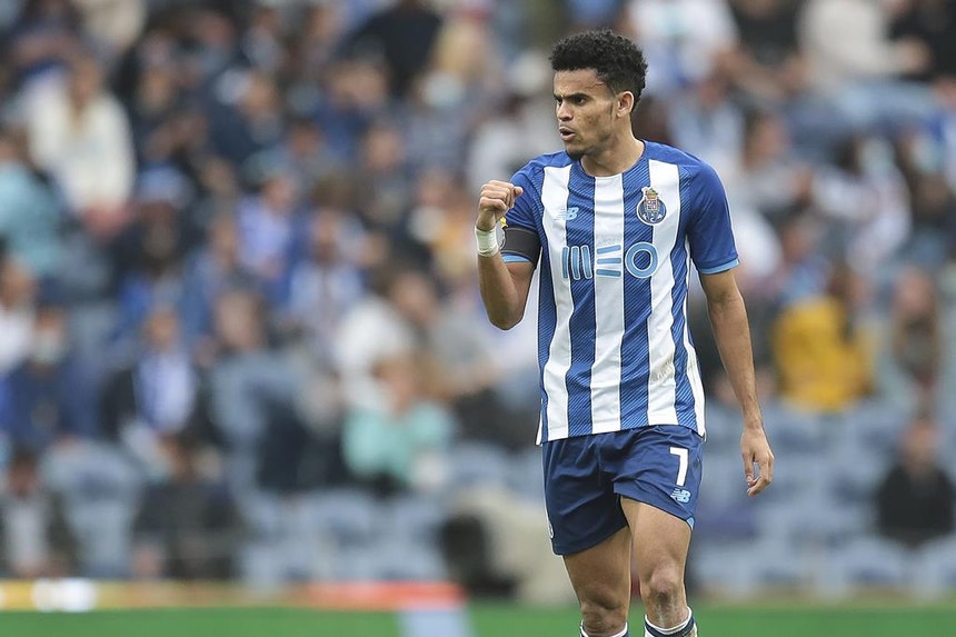 Luis Díaz troca o Dragão por Anfield Road
