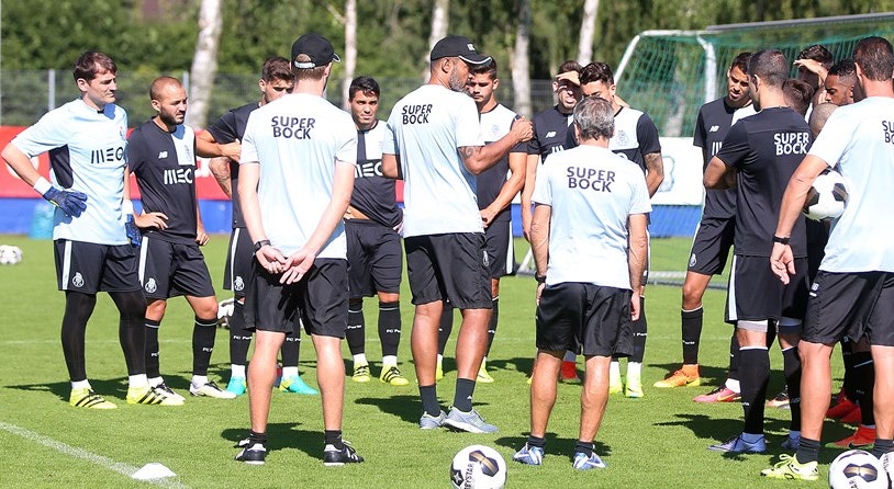 A equipa dos "dragões" já prepara o jogo com a Juventus
