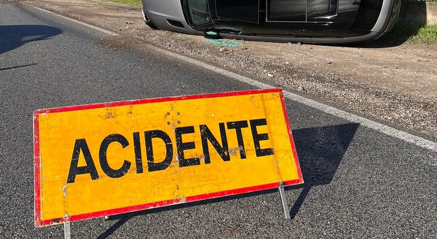 Imagem de Despiste de autocarro no concelho de Beja provoca um morto e dois feridos graves