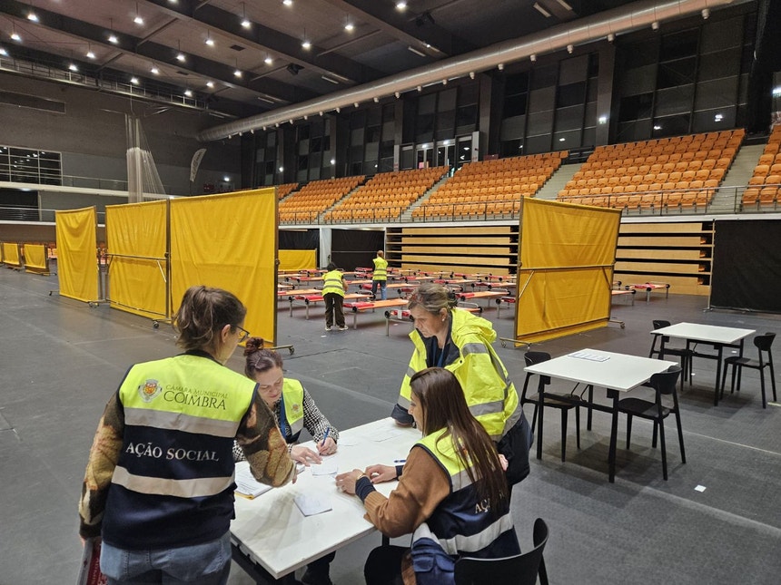 Imagem de 160 pessoas retiradas de zonas de risco em Coimbra