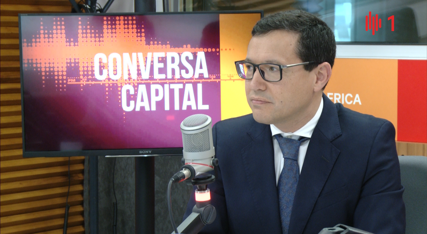 Óscar Gaspar denuncia a falta de cooperação entre o Governo e os privados na área da saúde
