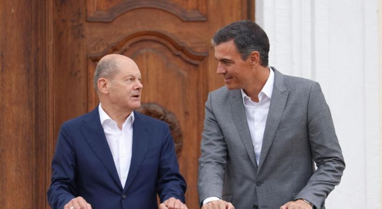 Scholz e Sánchez vão centrar as suas conversas à volta do fornecimento de energia à Europa
