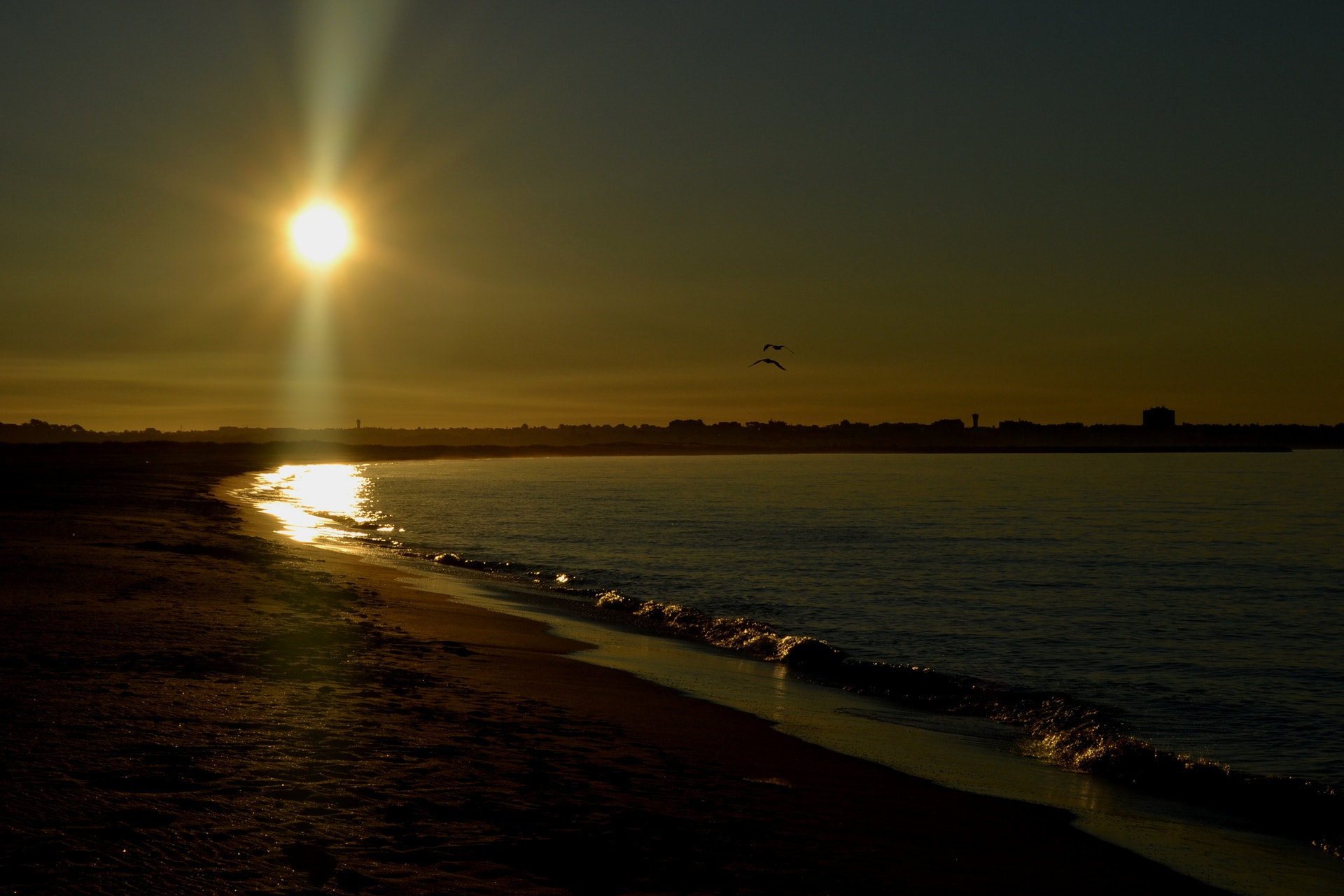  Enviado por Jo&atilde;o Lages Fernandes - Foto tirada na praia quando o Sol acabava de nascer 