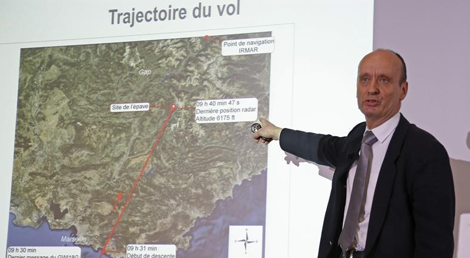 Remi Jouty, presidente do BEA, anunciou que foi poss&iacute;vel extrir um arquivo &aacute;udio da caixa negra do A320 que grava as conversas no cockpit. (Foto: Reuters)