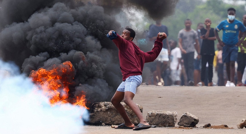 Imagem relacionada com a notícia: Moçambique. Venâncio Mondlane pede à população que continue a resistir