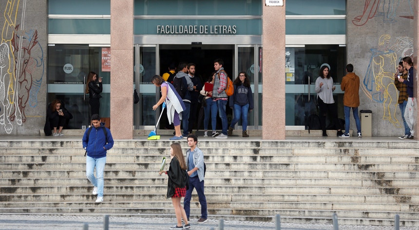 A Universidade de Lisboa é a que sente a maior perda, tendo ficado com menos 383 vagas

