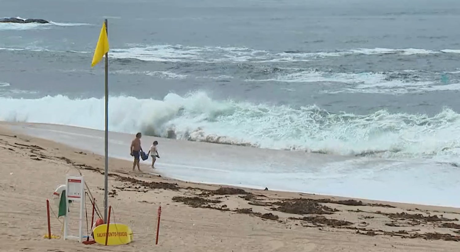 Unsettled weather brings rain and wind to mainland