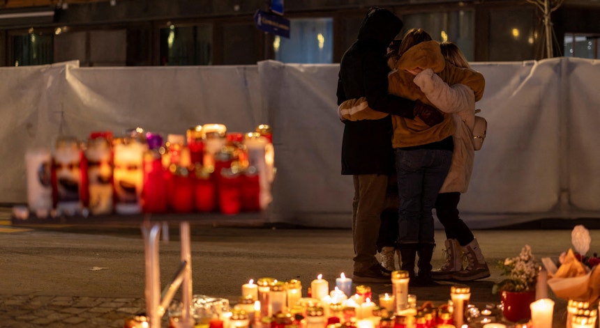 Imagem de Incêndio na Suíça. Já foram identificados todos os feridos e vítimas mortais