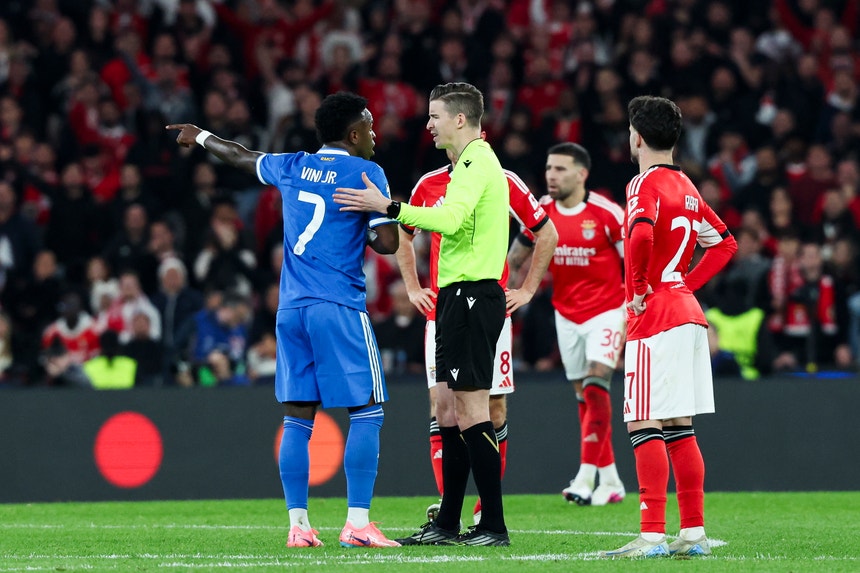 Imagem de UEFA investiga caso de racismo na Luz. O que diz o protocolo europeu