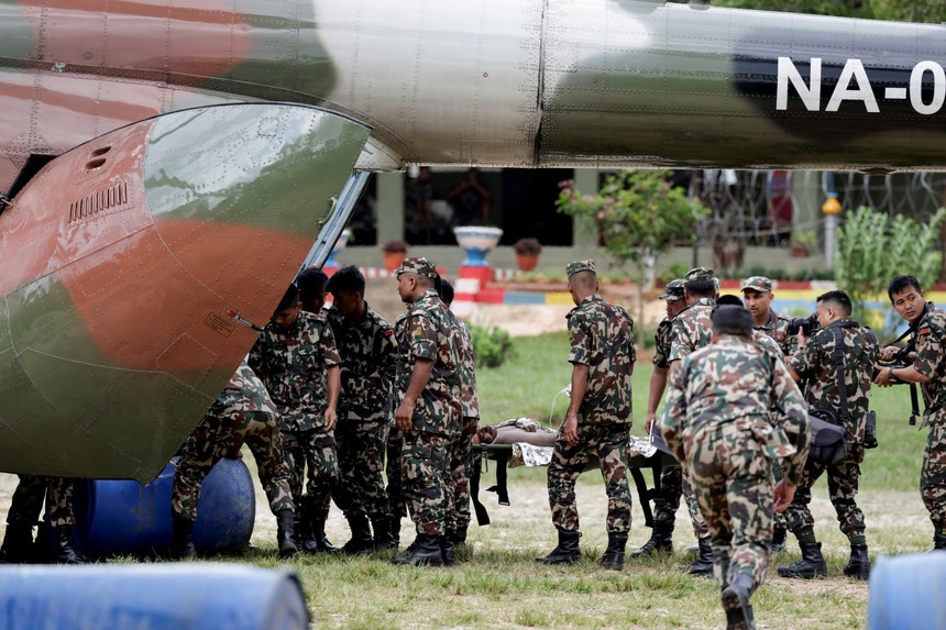 Cheias repentinas. Ajuda mobiliza-se a caminho do Nepal