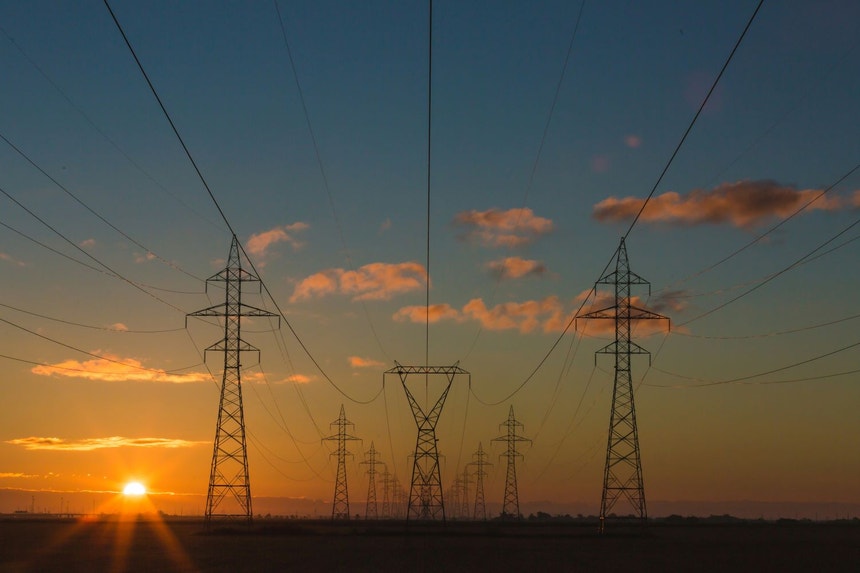 Imagem de Preço da eletricidade na UE sobe 22,8% desde fevereiro. Gás aumenta 88,4%