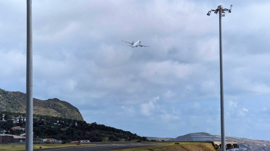 Imagem de Lufthansa quer chegar aos 100% da TAP e prevê sinergias de 450 milhões por ano