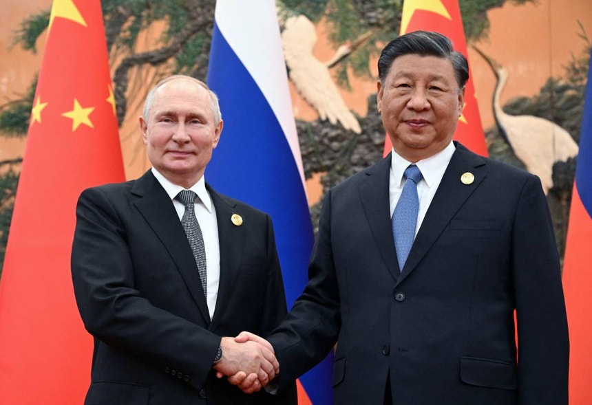 Xi insta a Putin a hacer “esfuerzos” para “salvaguardar la justicia internacional”