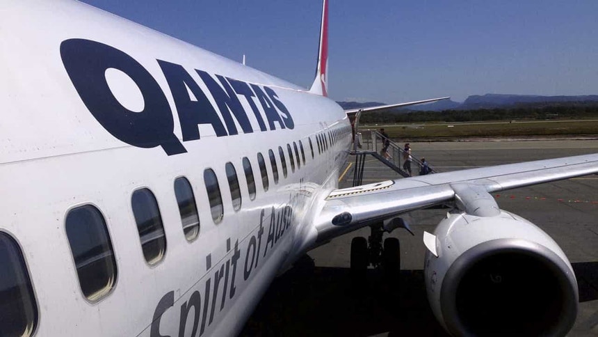 Com a maior parte da frota em terra a companhia aérea australiana  vê-se na necessidade de continuar a despedir trabalhadores
