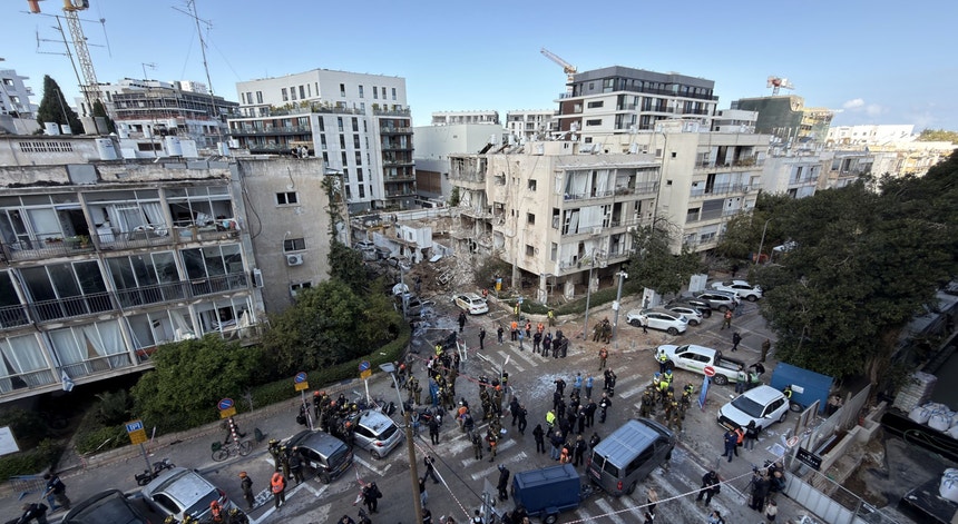 Ataque atinge Telavive. Mísseis iranianos fizeram seis feridos em Israel