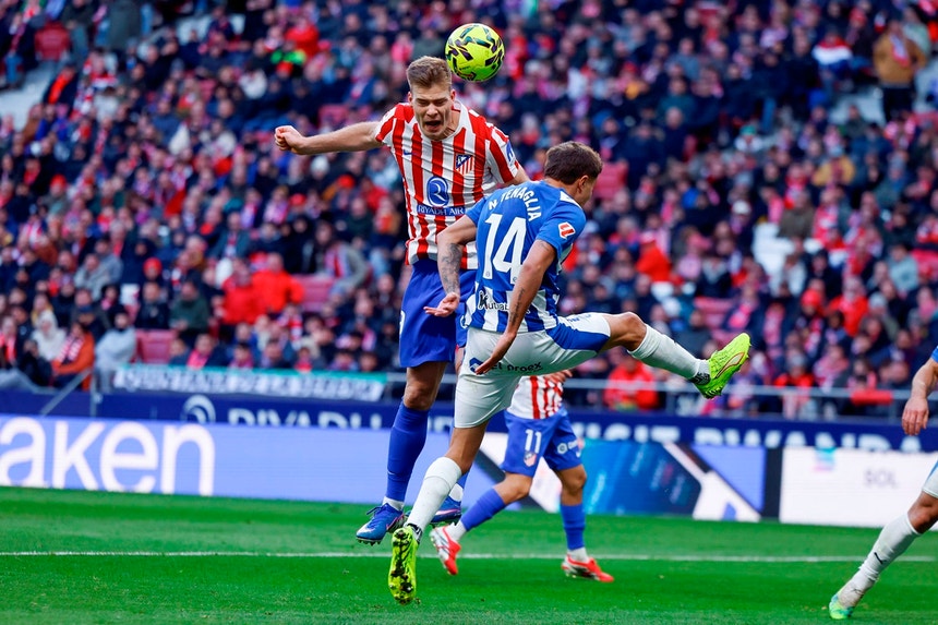 Imagem de Atlético de Madrid bate em casa o Alavés pela margem mínima