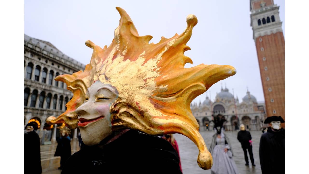  It&aacute;lia. Tradicional desfile de m&aacute;scaras em Veneza, muito reduzido | Manuel Silvestri - Reuters 
