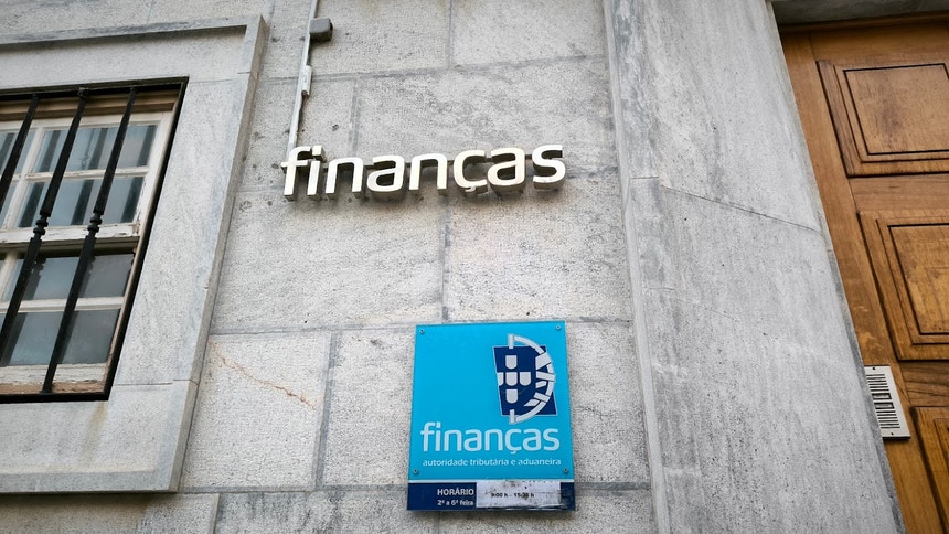 Fisco alerta para emails e SMS falsos sobre regularizações de impostos e reembolsos