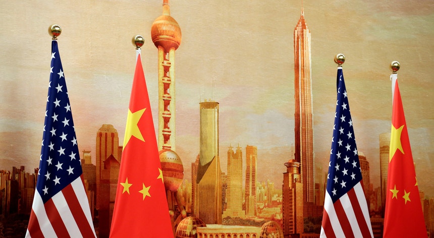 Pequim respondeu à primeira bateria de taxas alfandegárias da Administração Trump com tarifas equivalentes 
