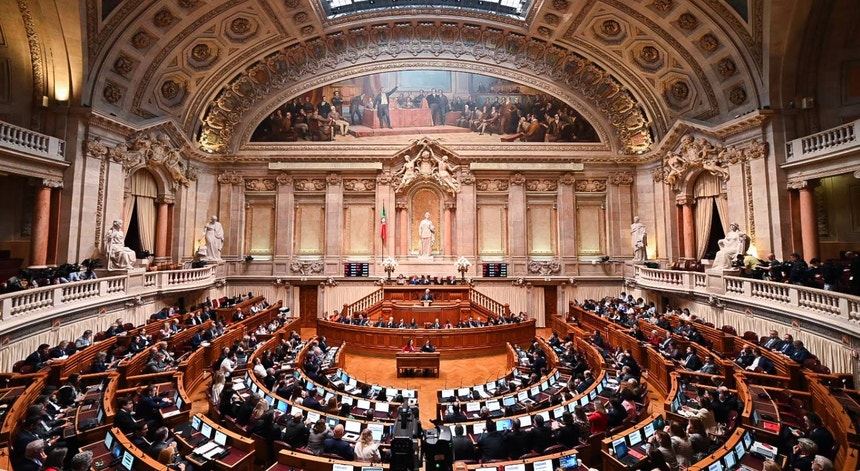 Imagem de Moção de censura do Chega ao Governo debatida hoje no Parlamento. PS abstém-se