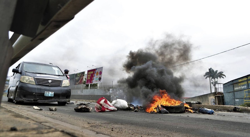 Imagem relacionada com a notícia: Mais de 1500 reclusos fugiram de prisão de alta segurança em Maputo