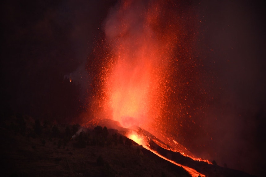 Canárias Vulcão Cumbre Vieja Entra Em Erupção Na Ilha De La Palma 8796