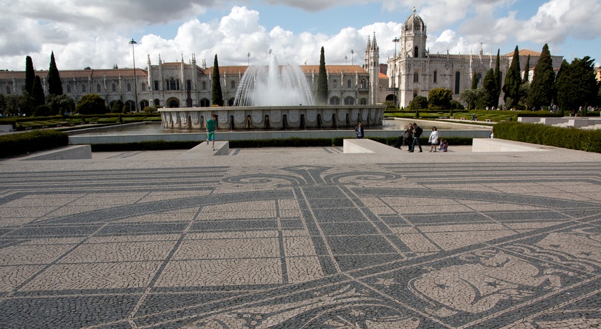 O Jardim da Praça do Império foi renovado

