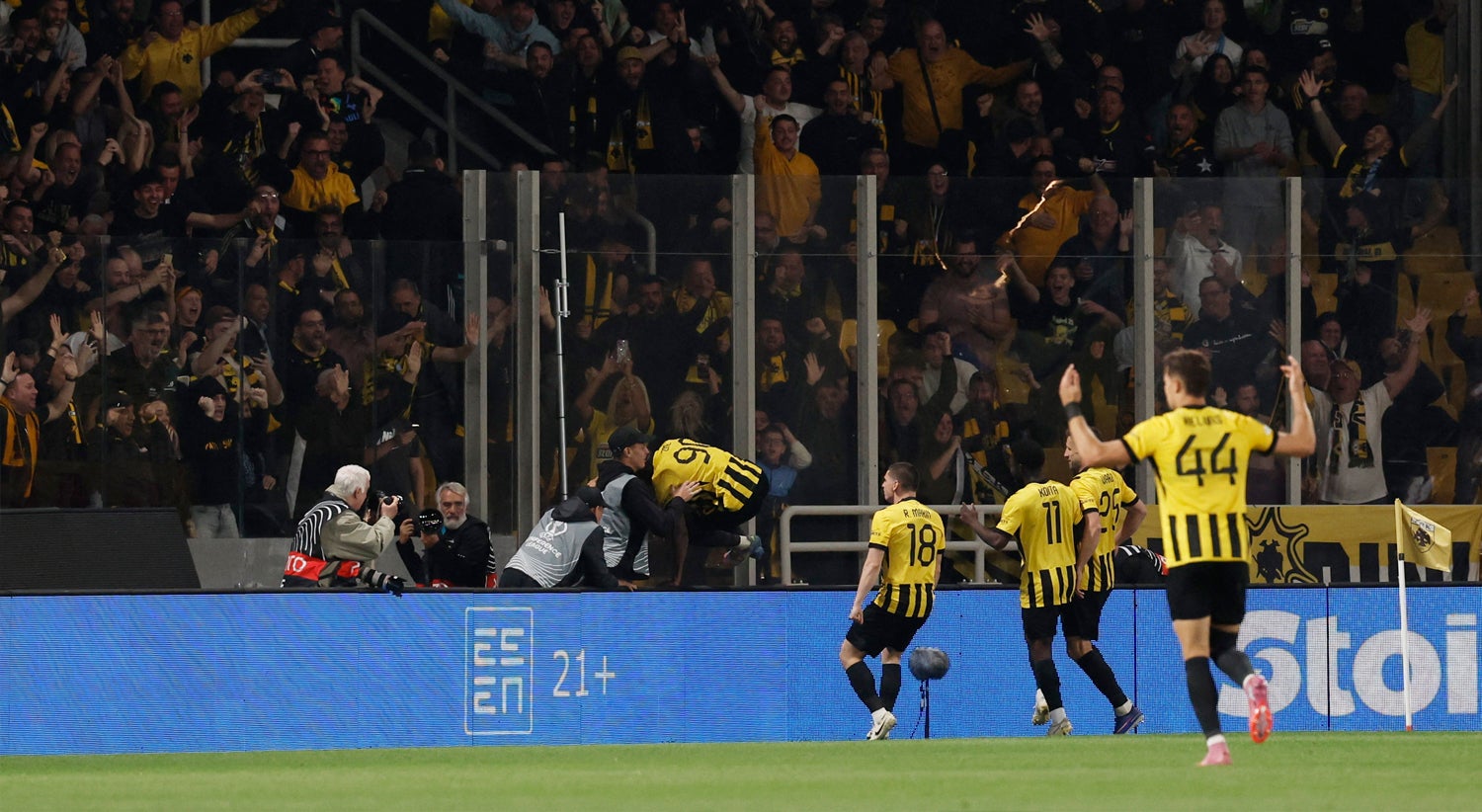 AEK conquista campeonato da Grécia