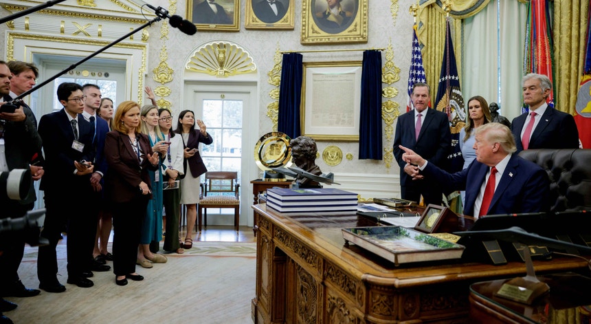 Imagem de CNN, MS NOW e Politico avançam com ação judicial após serem excluídos da Casa Branca