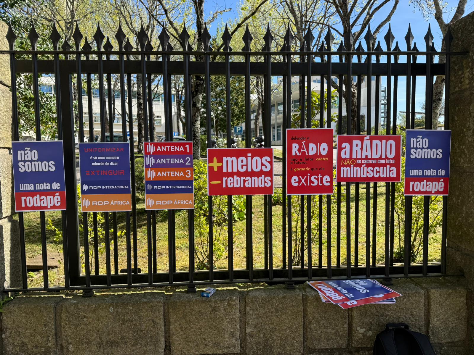 "Muito mais do que uma alteração visual". Jornalistas da rádio pública em protesto contra uniformização da marca RTP