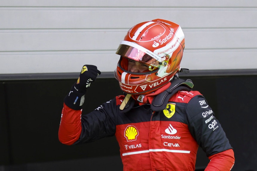 Charles Leclerc vence primeira sessão de treinos livres em