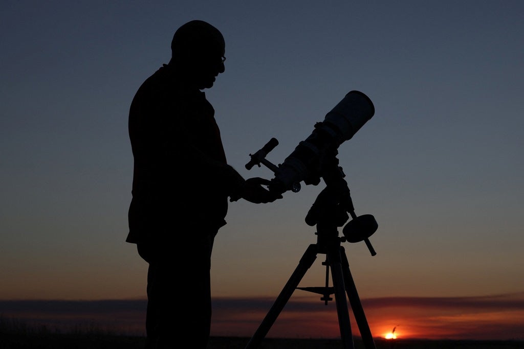 DGS emite recomendações para observação segura do eclipse solar
