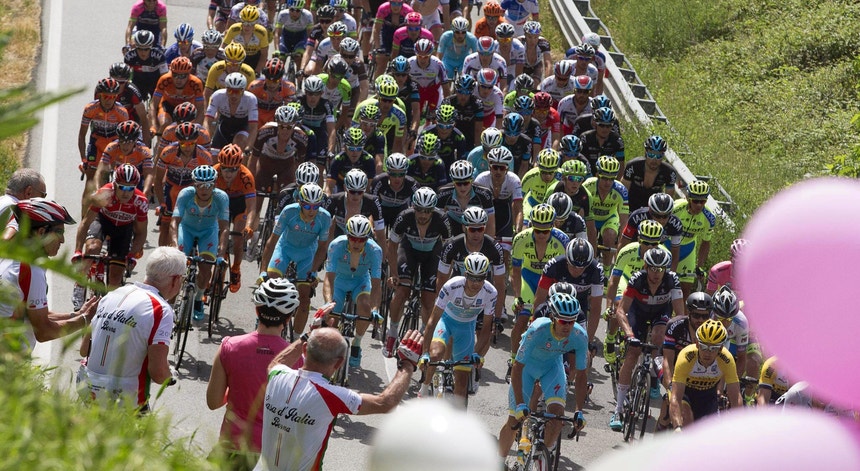 O "Giro" volta à estrada para a primeira corrida de três semanas do ano
