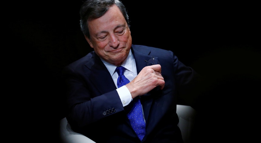 “Persistem vulnerabilidades significativas, em especial no sector bancário”, sublinhou esta segunda-feira o presidente do BCE, Mario Draghi
