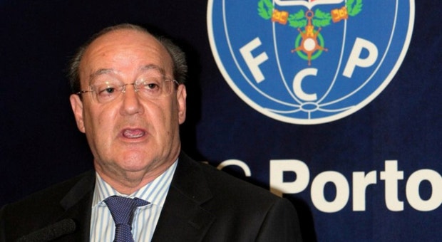 Pinto da Costa afirma que futuro de Vítor Pereira só é anunciado no fim da época, embora já esteja definido
