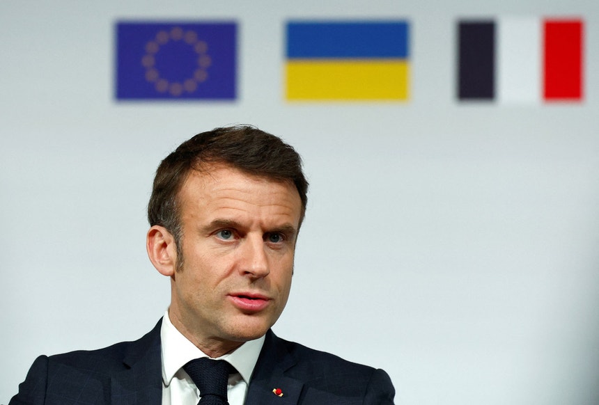 Emmanuel Macron admitiu esta segunda-feira que o envio de tropas para a ucrânia nãopode ser "excluído" dos apoios
