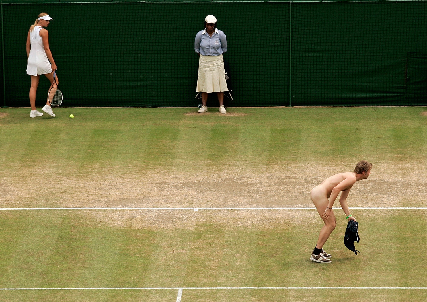  Maria Sharapova foi interrompida nos quartos-de-final contra a russa Elena Dementieva em 2006 /Kevin Lamarque - Reuters 