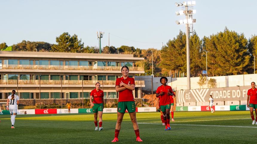 A equipa lusa dominou e goleou com à vontade
