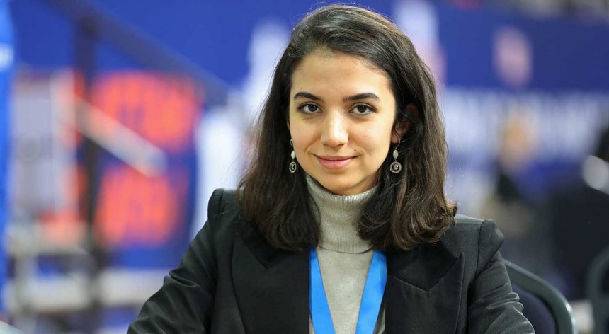 Irán.  La ajedrecista se fue a España a competir sin hiyab