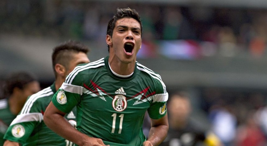 Raúl Jiménez foi determinante na vitória da seleção do México frente à Costa Rica
