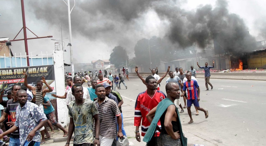 Os ataques terroristas são cada vez mais intensos na República Democrática do Congo perante a desorientação dos civis
