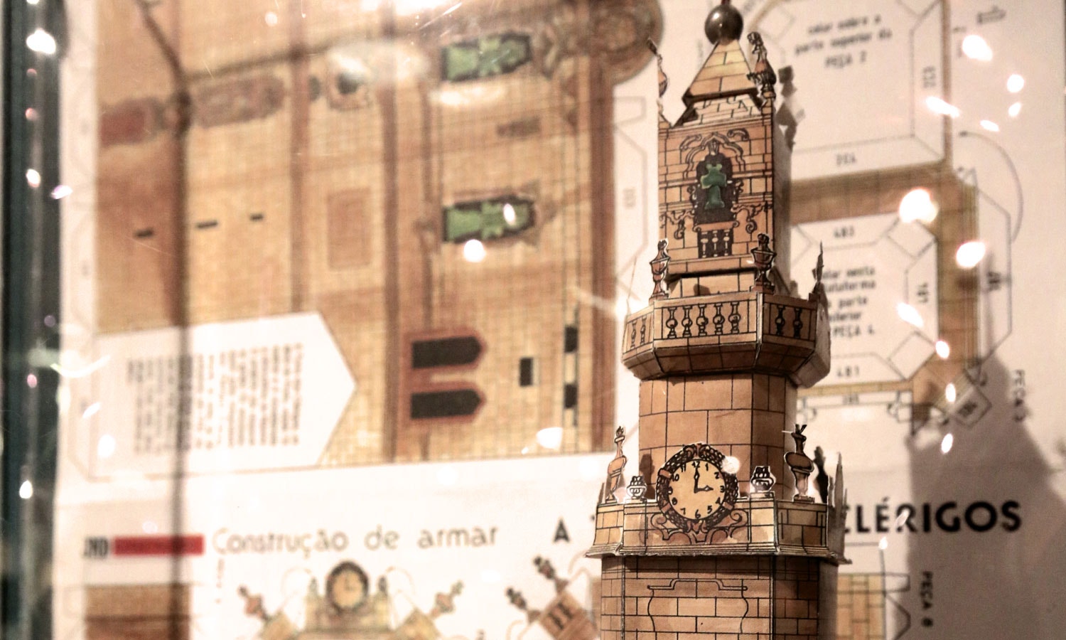  s anos 80 marcam o final das revistas de banda desenhada, das separatas e das constru&ccedil;&otilde;es de armar. No entanto, as constru&ccedil;&otilde;es continuaram a ser produzidas, em particular, pela Ag&ecirc;ncia Portuguesa de Revistas e s&atilde;o v&aacute;rias as marcas e casas comerciais que ainda hoje as oferecem &agrave;s crian&ccedil;as. 