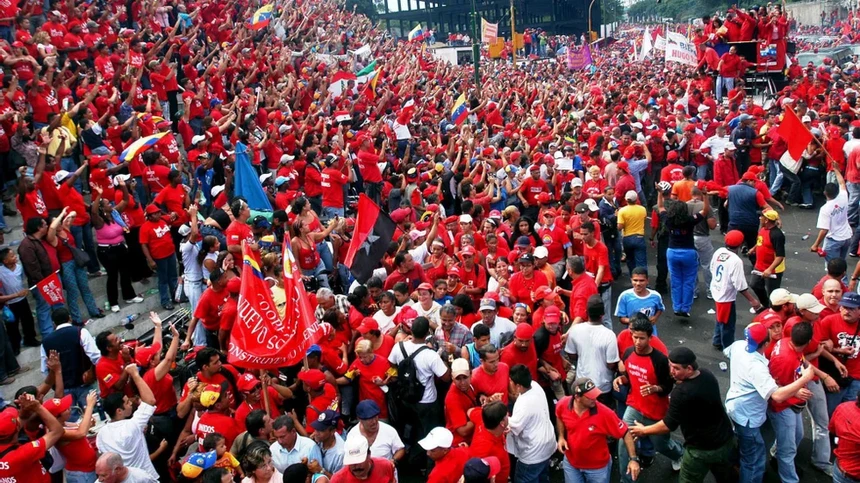 O povo volta a sair às ruas para decidir o seu favorito nas presidenciais do final do mês
